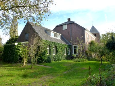 Balgoij (Wijchen) voorm. pastorie Torenstraat 22 en oude toren erachter