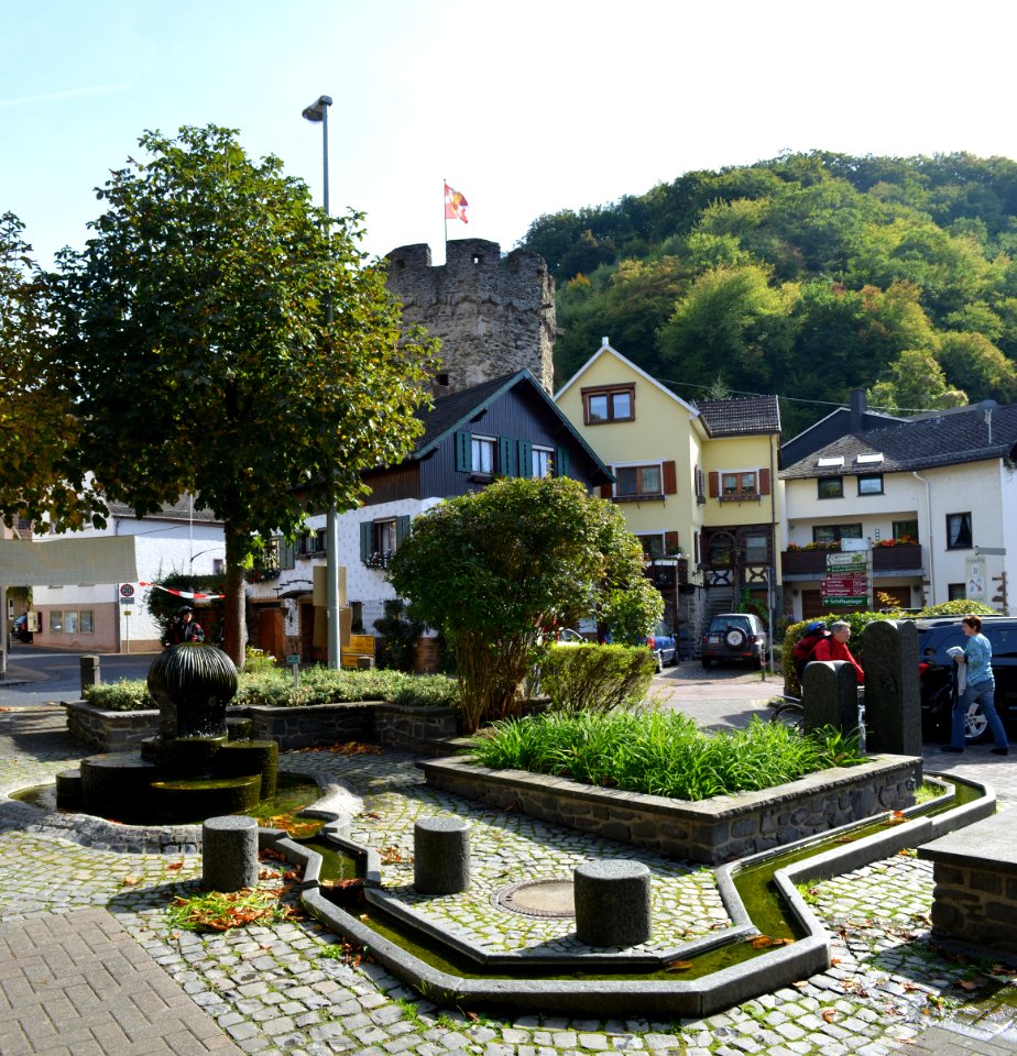 Balduinstein, Brunnen mit Port-Turm
