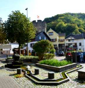 Balduinstein, Brunnen mit Port-Turm