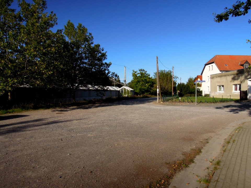Bahnhof bzw. Haltepunkt Radis mit Überdachung Fußgängertunnel im September 2019b