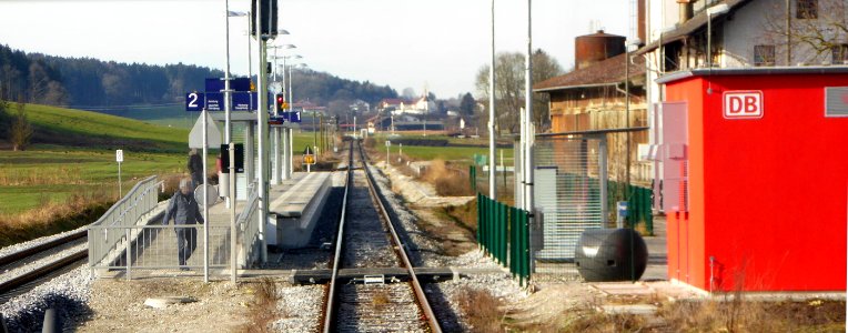 Bahnhof Steinhöring von Osten, 1