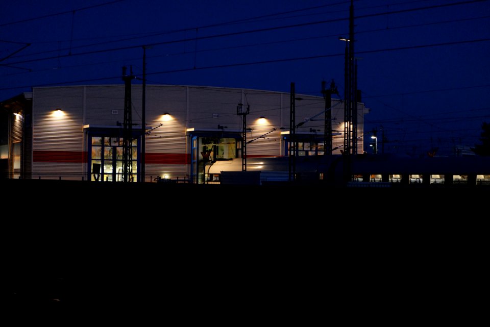 Bahn-Betriebswerk Frankfurt-Griesheim at night 2020-03-22 01