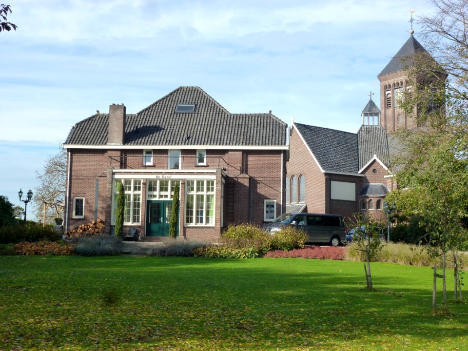Balgoij (Wijchen) voorm. pastorie De Parel, Boomsestraat 2 met deel kerk