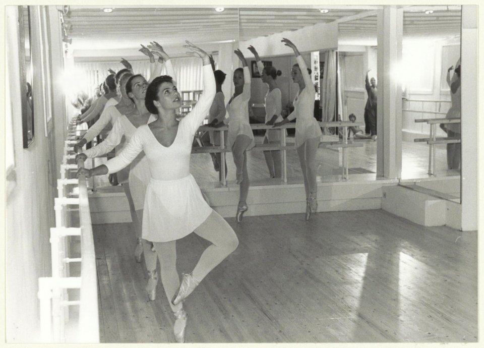 Balletstudio van Marijke Bakker, Bloemendaalseweg 235, Overveen. NL-HlmNHA 54023567