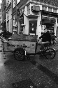 Bakker Ben de Jonge , laatste Amsterdamse bakker met bakkersbakfiets, Bestanddeelnr 933-4829