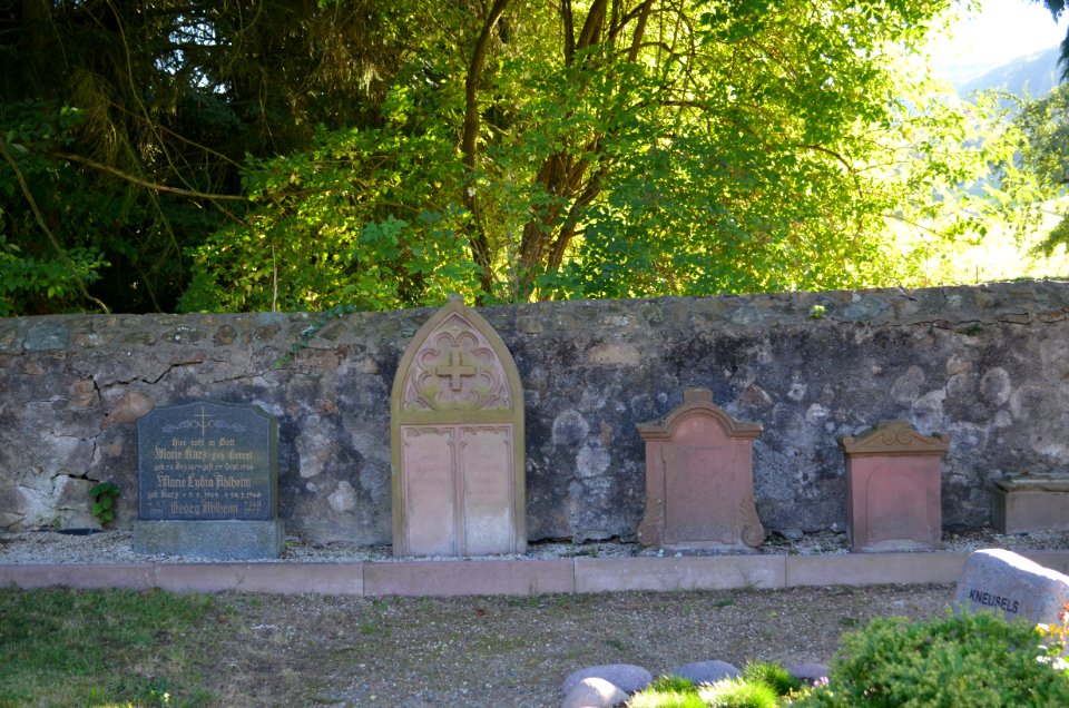 Balkhausen, Friedhof, Lapidarium
