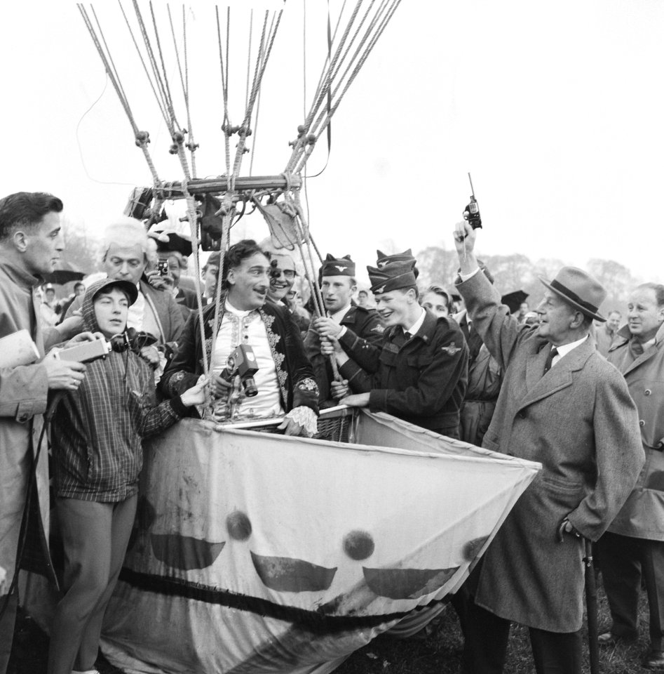 Ballonopstijging tgv 33 lustrum studentenvereniging Leonardo da Vinci te De, Bestanddeelnr 911-6943