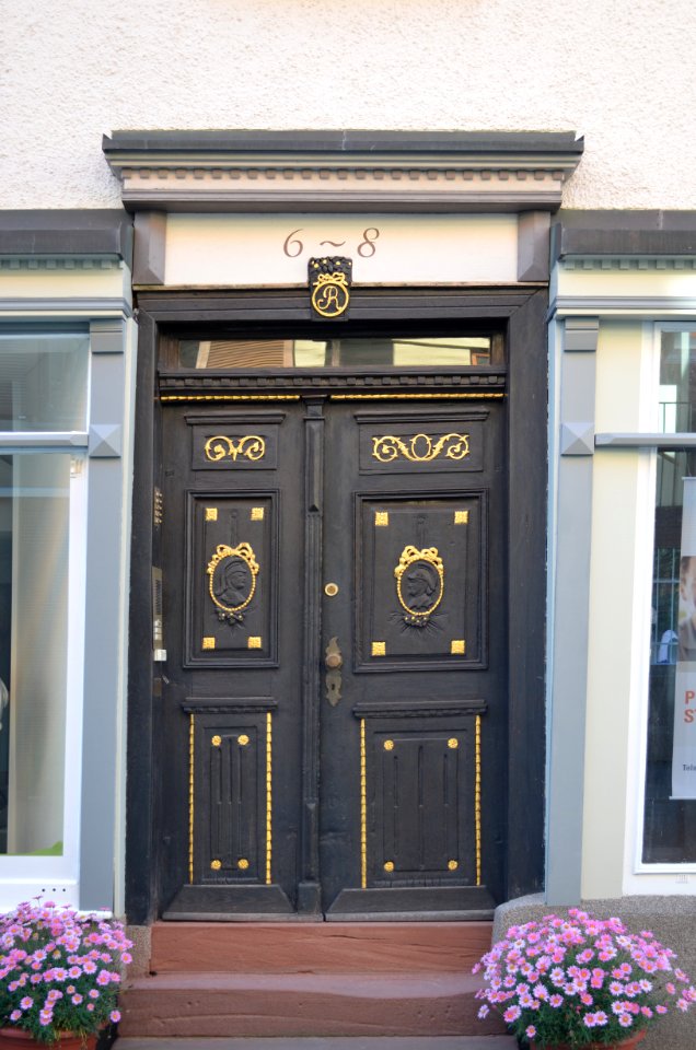 Bad Homburg, Waisenhausstraße 6-8, Tür