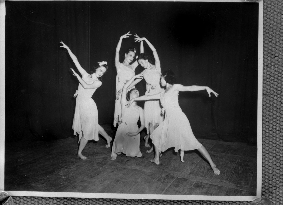 Ballerina's met poses, Bestanddeelnr 15883