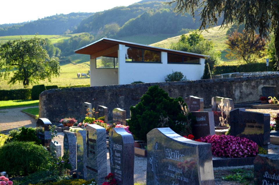 Balkhausen, Friedhof, Trauerhalle