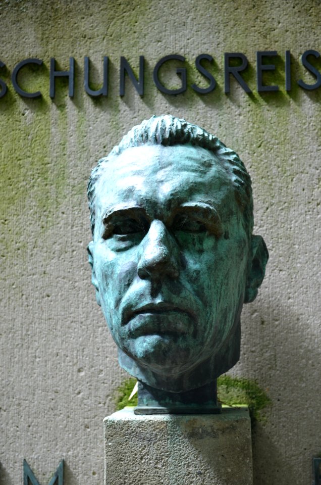 Bad Homburg, Wilhelm Filchner Denkmal, Büste