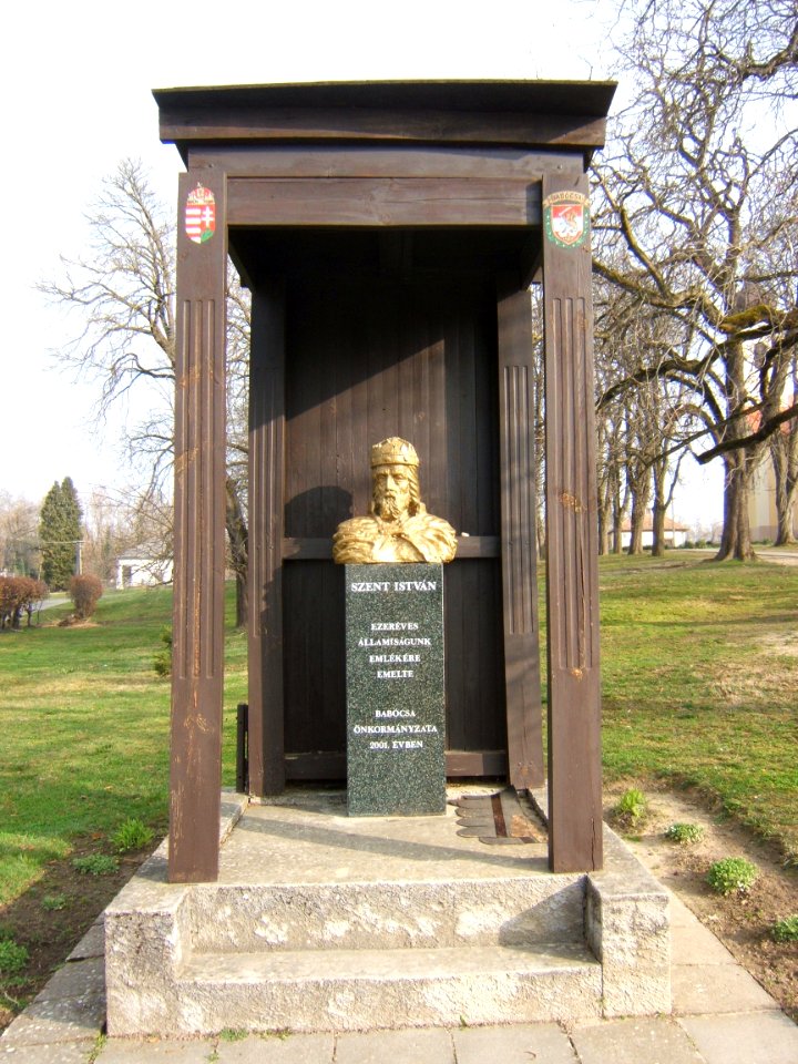 Babócsa, Szent István-szobor