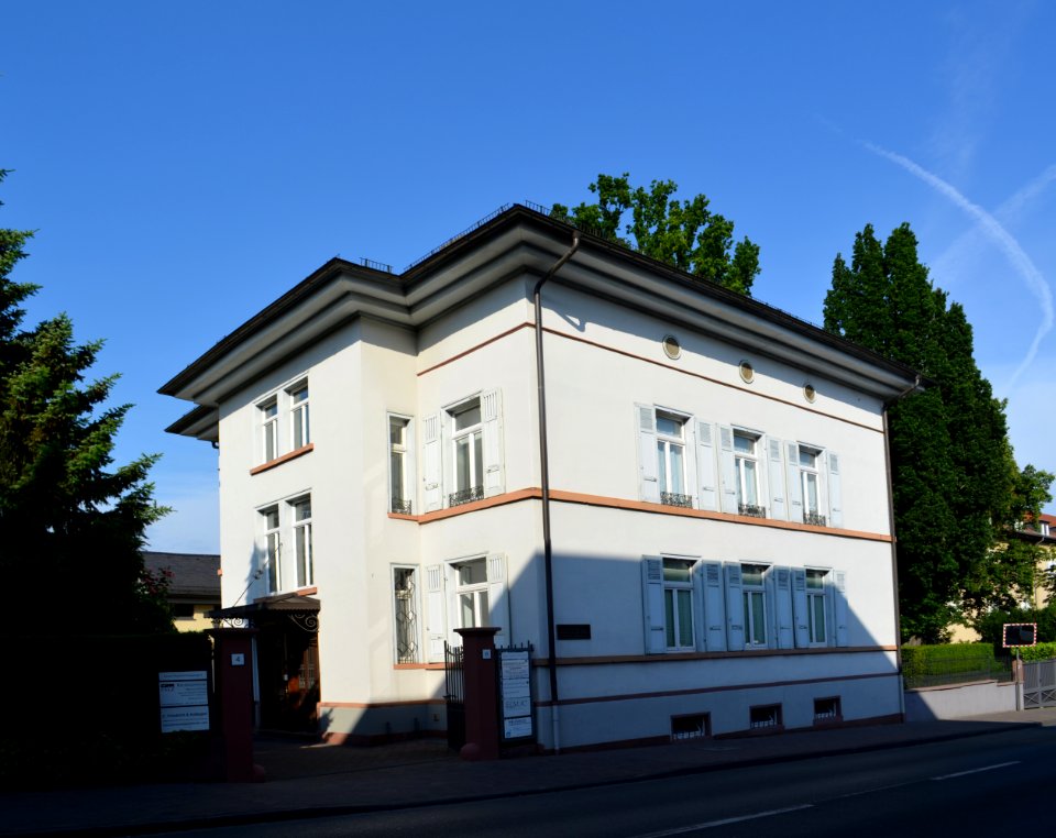 Bad Homburg, Kaiser-Friedrich-Promenade 6