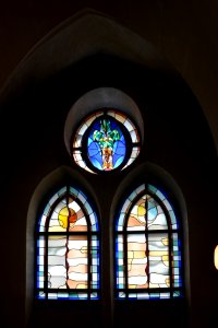 Bad Homburg, St. Marienkirche, Krypta, Glasfenster Baum
