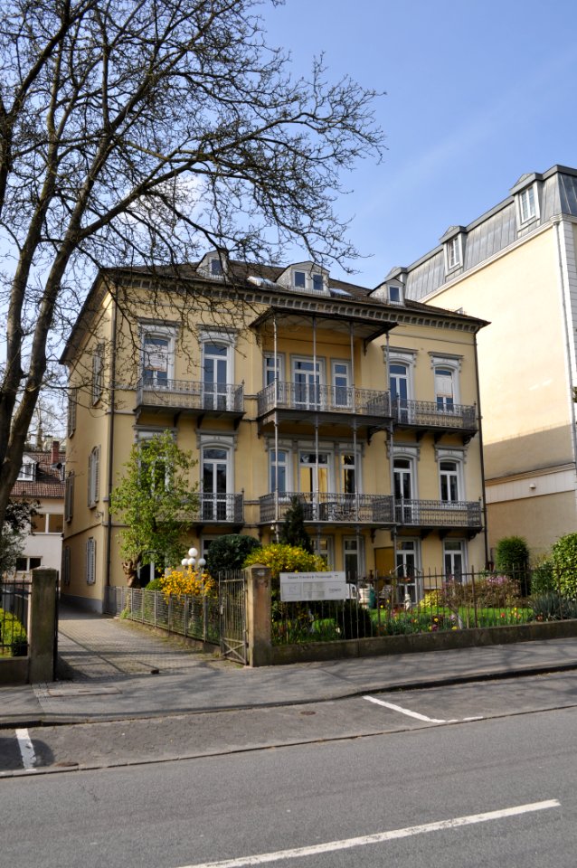 Bad Homburg, Kaiser-Friedrich-Promenade 77