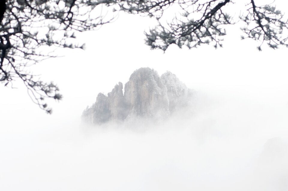 Winter mountains a surname mist