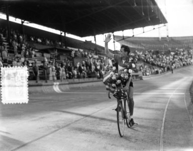 Baankompetitie in Olympisch Stadion te Amsterdam. Cor de Best , van Breenen , Ge, Bestanddeelnr 905-7955