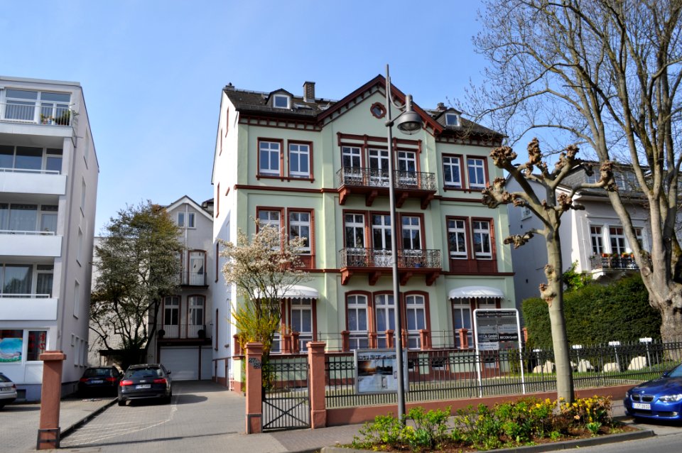 Bad Homburg, Kaiser-Friedrich-Promenade 27-29
