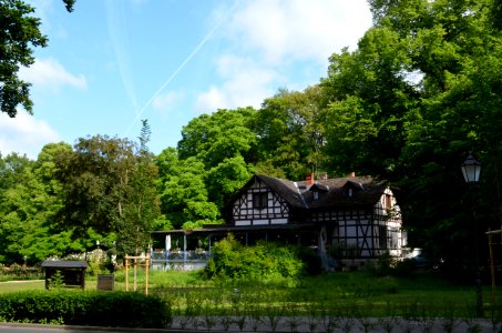 Bad Homburg, Kurpark. Restaurant am Römerbrunnen