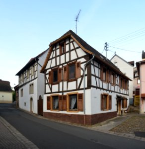 Bad Münster am Stein, Nahestraße 24 (1)