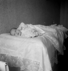 Baby alleen, Bestanddeelnr 904-0223