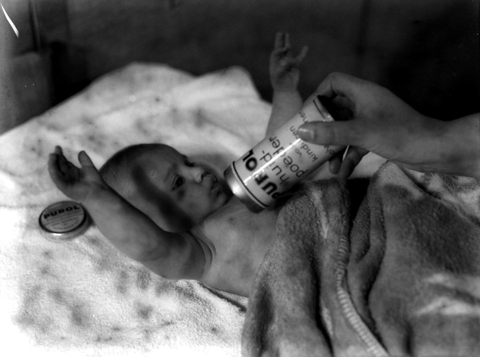 Baby Epko met Purol huidpoeder, Bestanddeelnr 189-0957