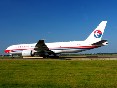 B-2077 China Cargo Airlines Boeing 777-F6N - cn 37713 taxiing 18july2013 pic-013