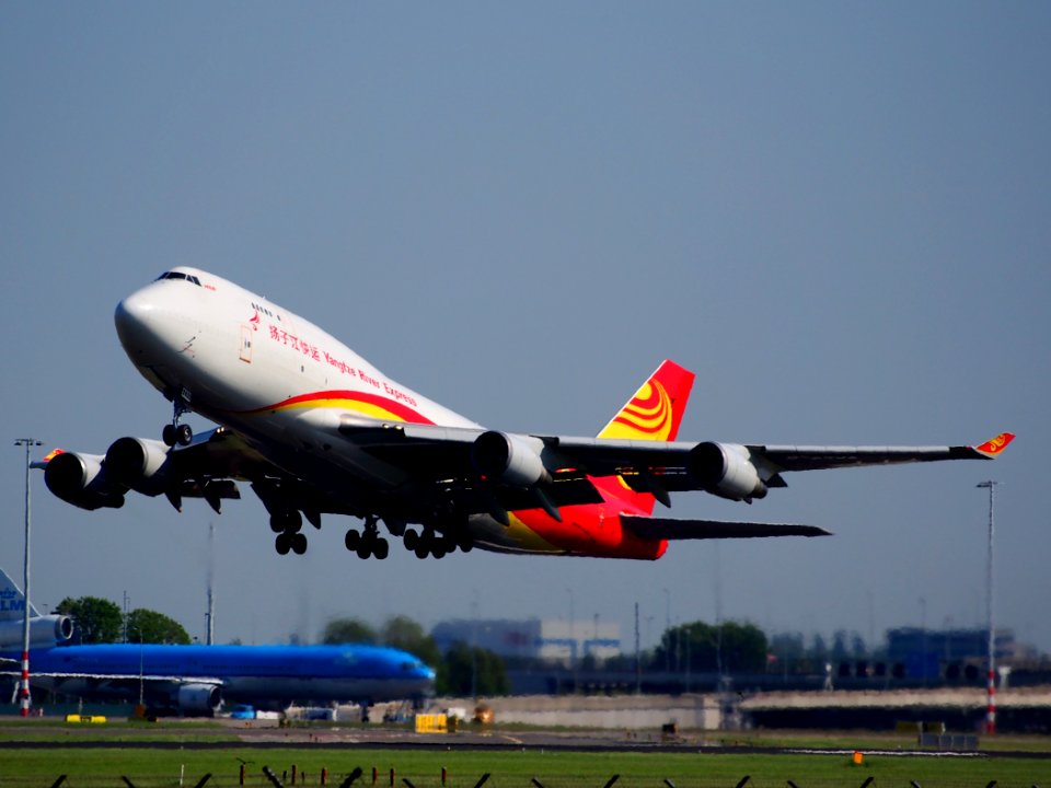 B-2432 Yangtze River Express Boeing 747-481(BDSF) at Schiphol (AMS - EHAM), The Netherlands, 16may2014, pic-1
