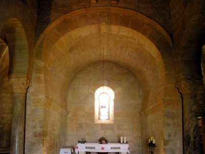 Baños de Cerrato - Basílica de San Juan de Baños, interior 04