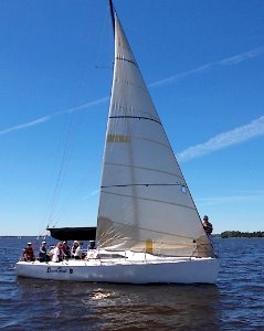 B-32 sailboat Busted Flush 0621