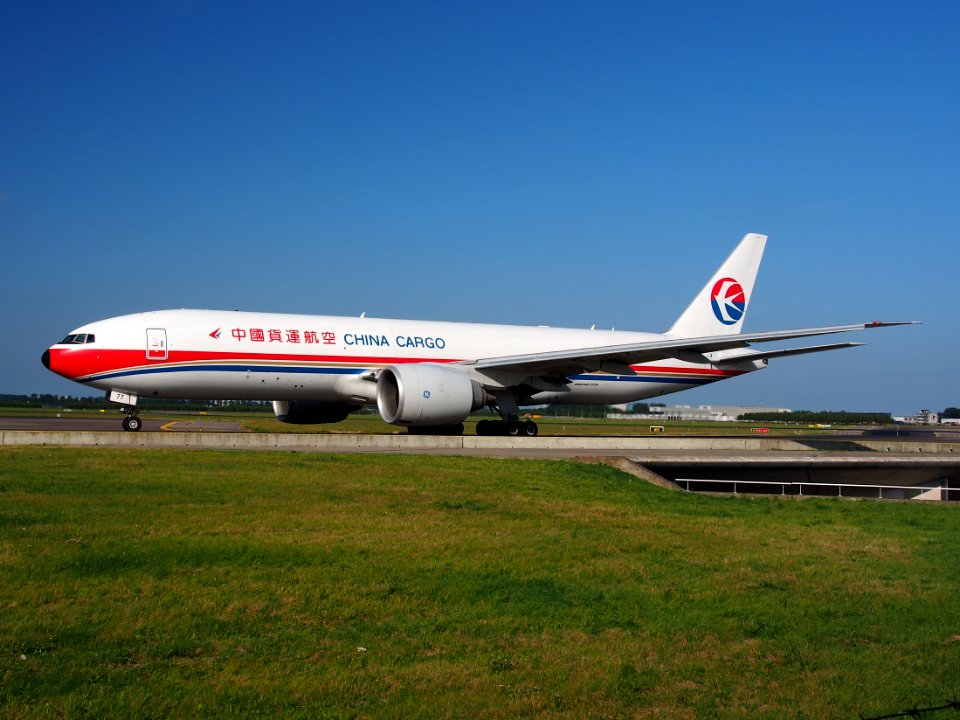 B-2077 China Cargo Airlines Boeing 777-F6N - cn 37713 taxiing 18july2013 pic-008
