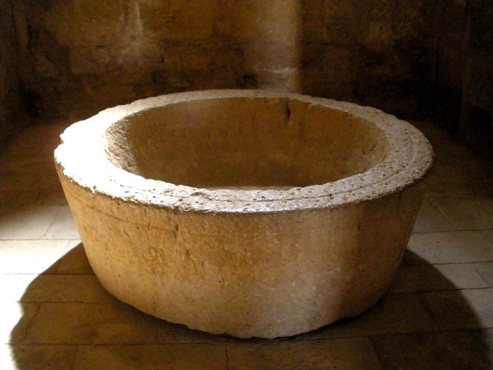 Baños de Cerrato - Basílica de San Juan de Baños, interior 08