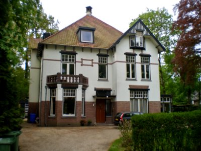 Baarn Hertog Hendriklaan7 HuizeHH