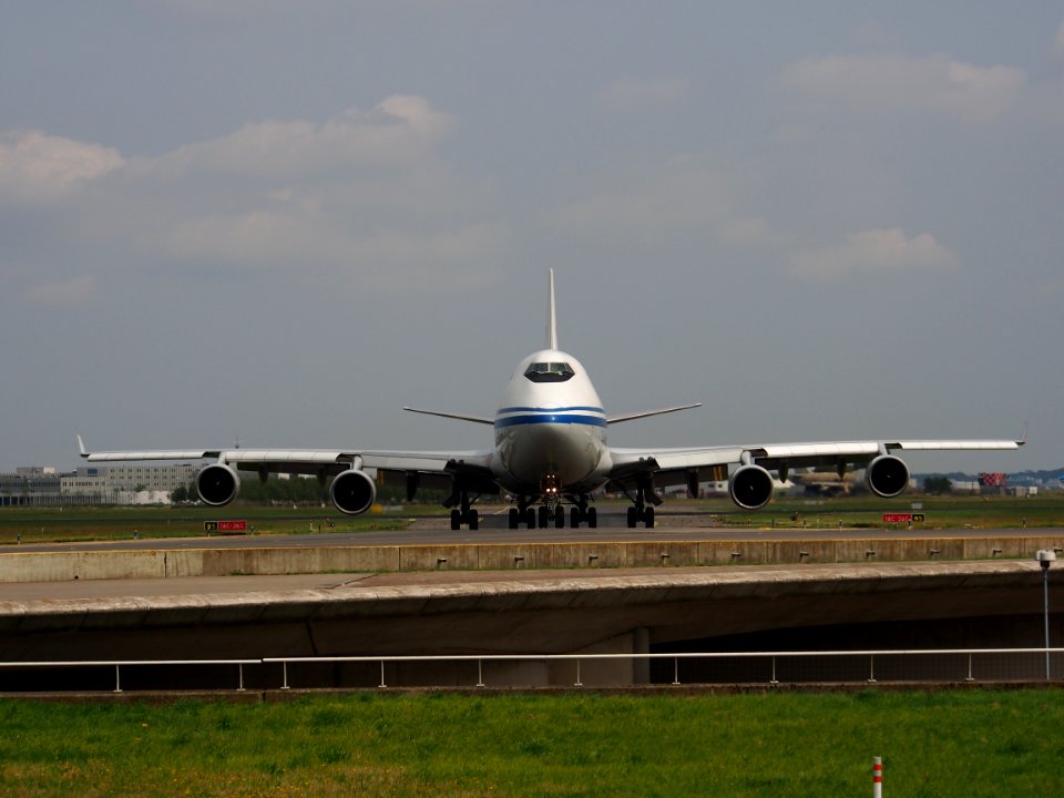 B-2460 Air China Cargo Boeing 747-4J6(BCF) - cn 24348 taxiing 14july2013 pic-003