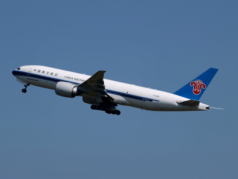 B-2080 China Southern Airlines Boeing 777-F1B - cn 37314 take-off 21July2013 pic-002