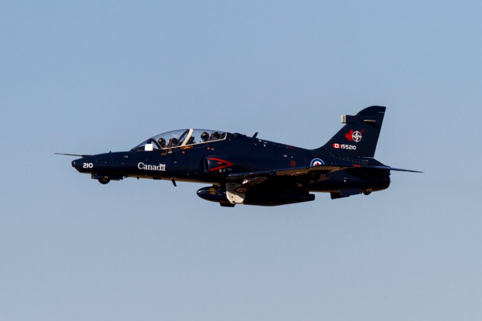 BAE Hawk CT-155 Alliance Air Show 2014 01