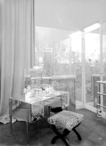 Badkamer van het appartement van Mrs Cartwright in Parijs, Bestanddeelnr 255-8751 photo
