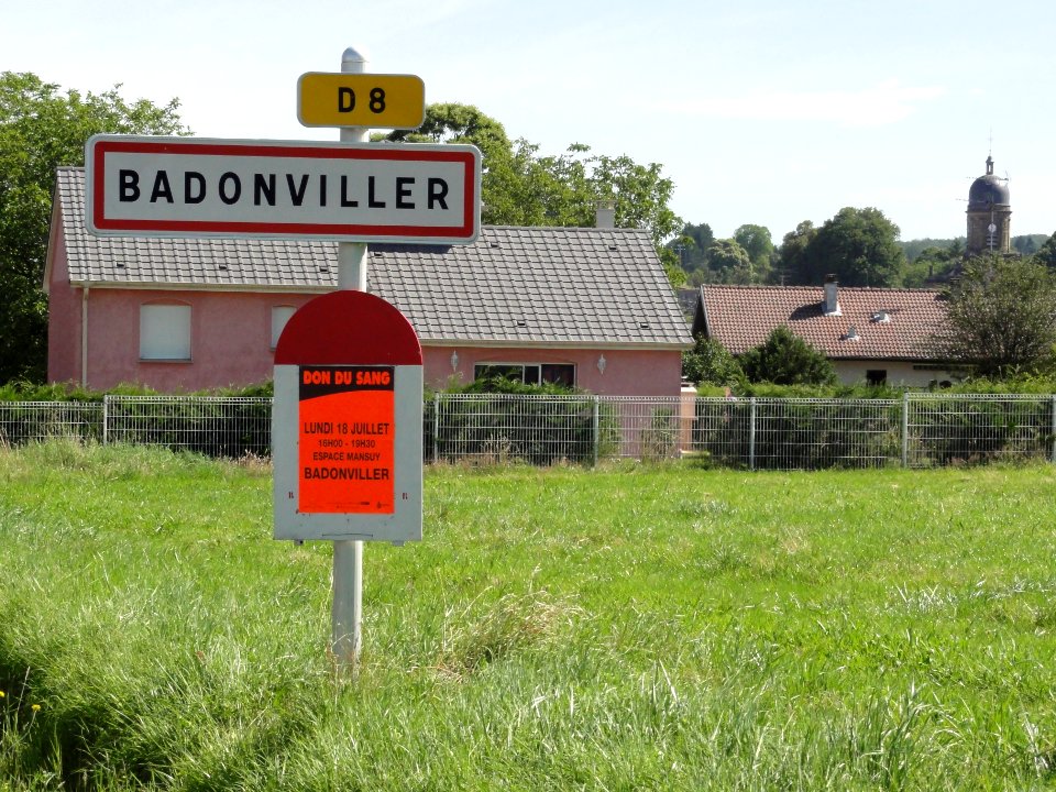Badonviller (M-et-M) city limit sign