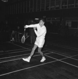 Badminton Nederland tegen Ierland te Haarlem H Weys (Nederland) in aktie, Bestanddeelnr 915-7443