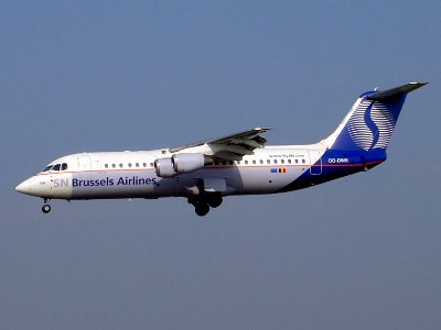 BAE Systems Avro 146-RJ100 Brussels Airlines OO-DWK landing at Zaventem