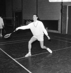 Badmintontoernooi te Haarlem, Huub van Ginneken in aktie, Bestanddeelnr 919-9844