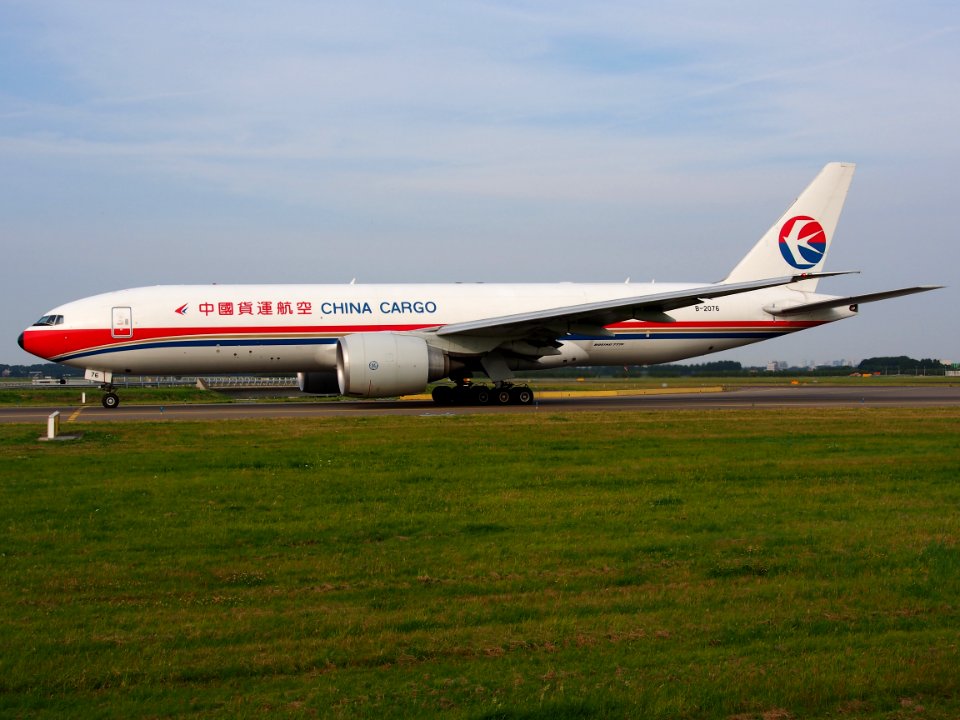 B-2076 China Cargo Airlines Boeing 777-F6N - cn 37711, taxiing 22july2013 pic-008