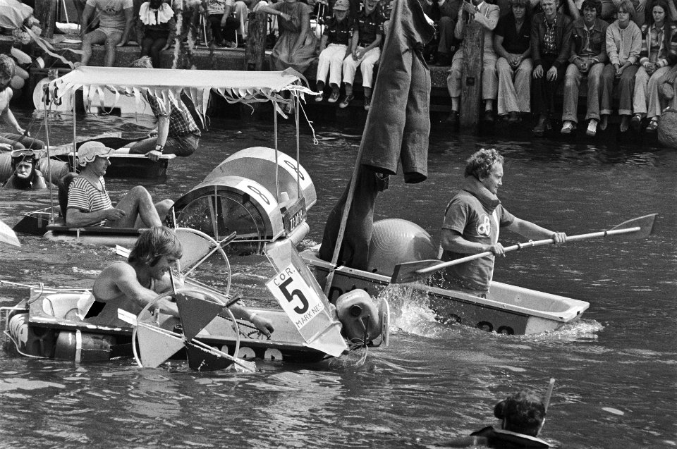 Badkuiprace in Hoorn, Bestanddeelnr 929-2875