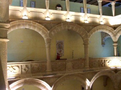 Baeza - Hotel Palacio de los Salcedo, patio 02
