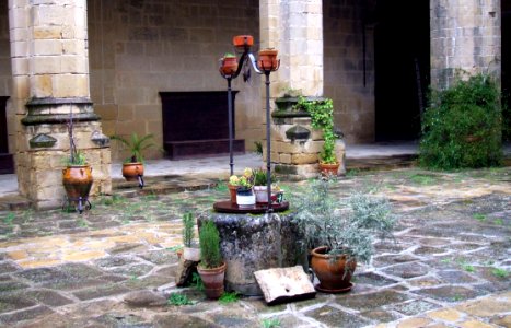 Baeza - Catedral, claustro 04
