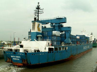 Backo-Liner1 astern IMO 7812115, Port of Antwerp 01-Sep-2005