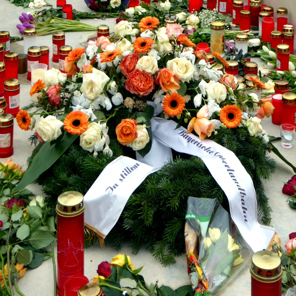 Bad Aibling, Kranz der BOB an der Mariensäule 2016