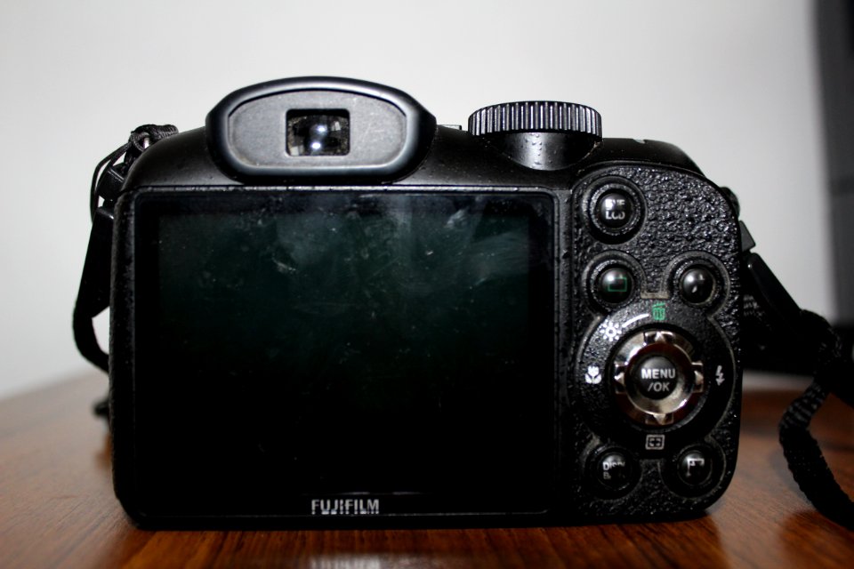 Back of the Fujifilm FinePix S1800