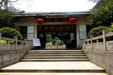 Back gate of Haichuang Temple