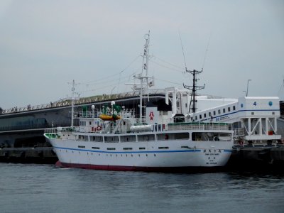 Back view of Shin-Oita maru a fishery training vessel of Oita Prefectual Board of Education at Yokohama Osanbashi 20180512